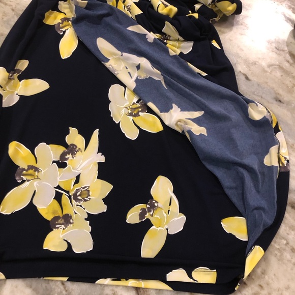 ☀️ Connected Apparel Drop Sleeve Rouched Dress Navy/Yellow Floral Size 4P - Picture 7 of 11